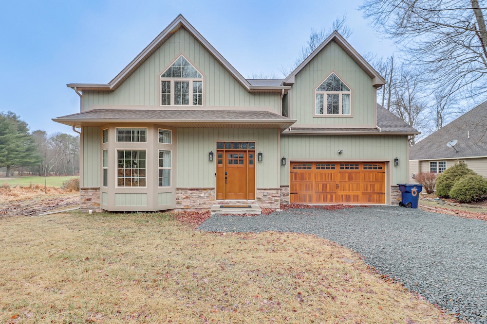 Bbq-ready Deck: Lake Harmony Home w/ Fire Pit