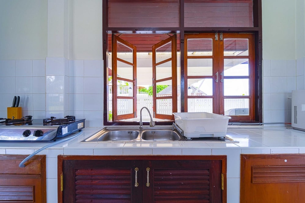 Oceanfront 6 Bedroom Twin Villas OV6