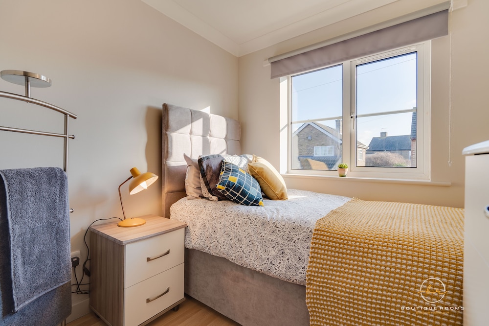 Huntingdon Vacations - The Stylist Large Buddha House - Property Image 18