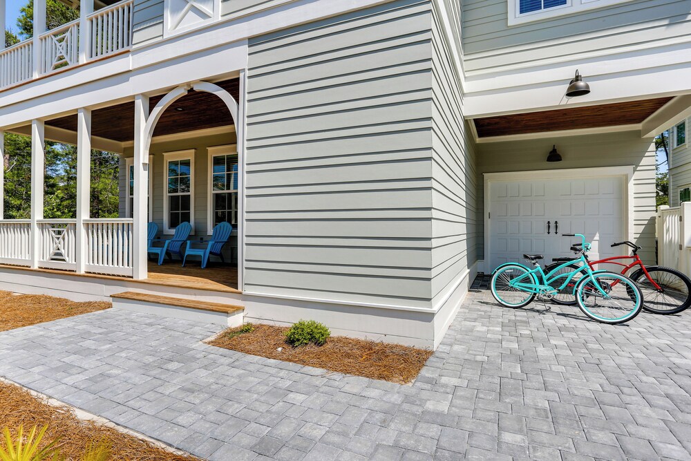 Family-friendly Santa Rosa Home: Walk to Beach!