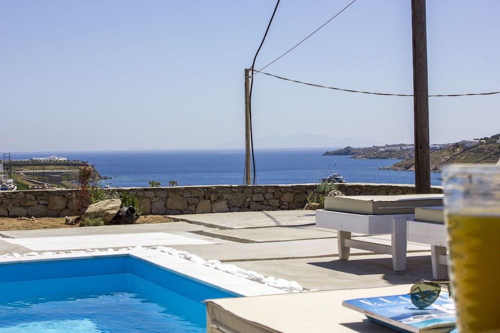 Amperian Mykonos Suites & Villas