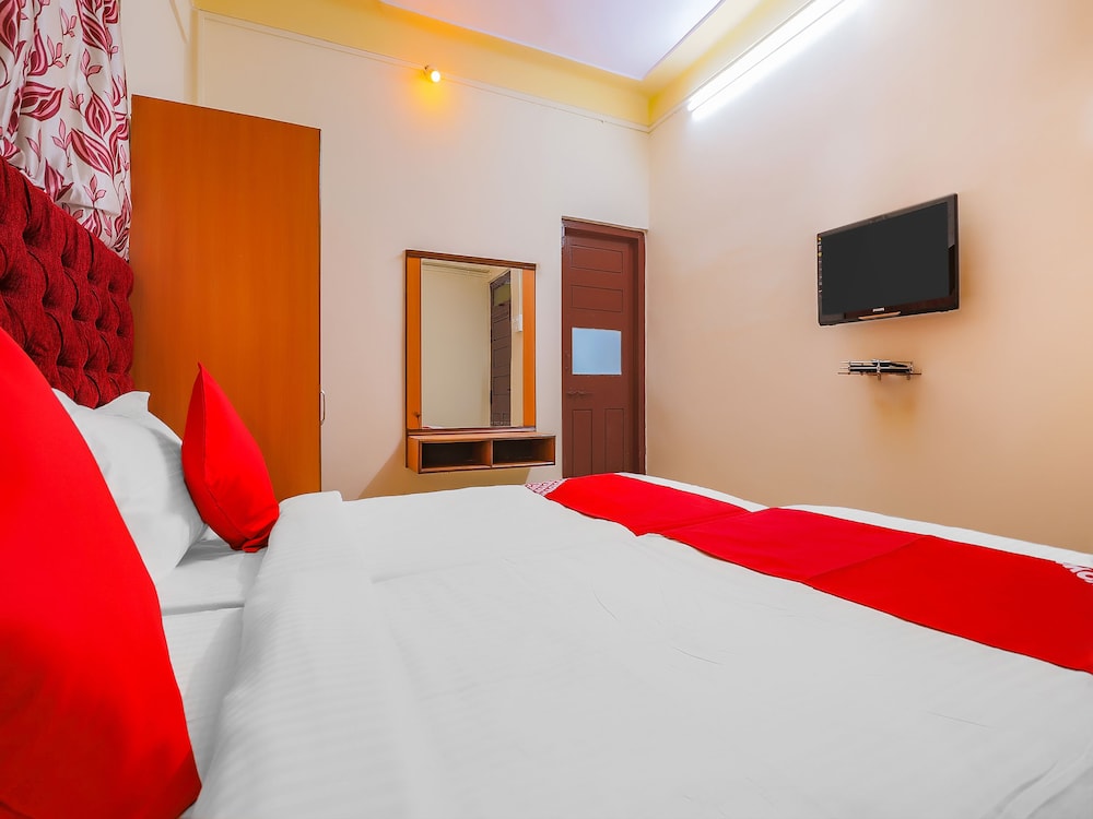 OYO 36088 Sanman Hotels view 4