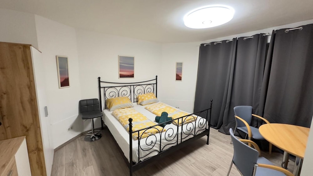Luxury Garden Villa Sleeps 16 Guests