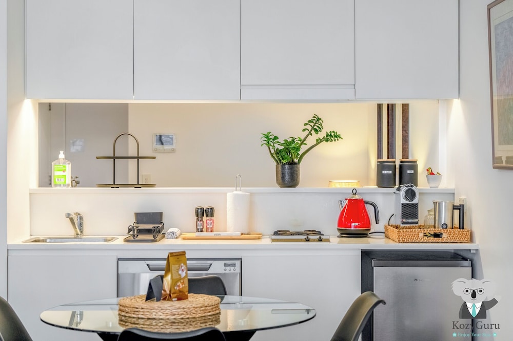 Kozyguru | Barangaroo | Waterfront Views Studio