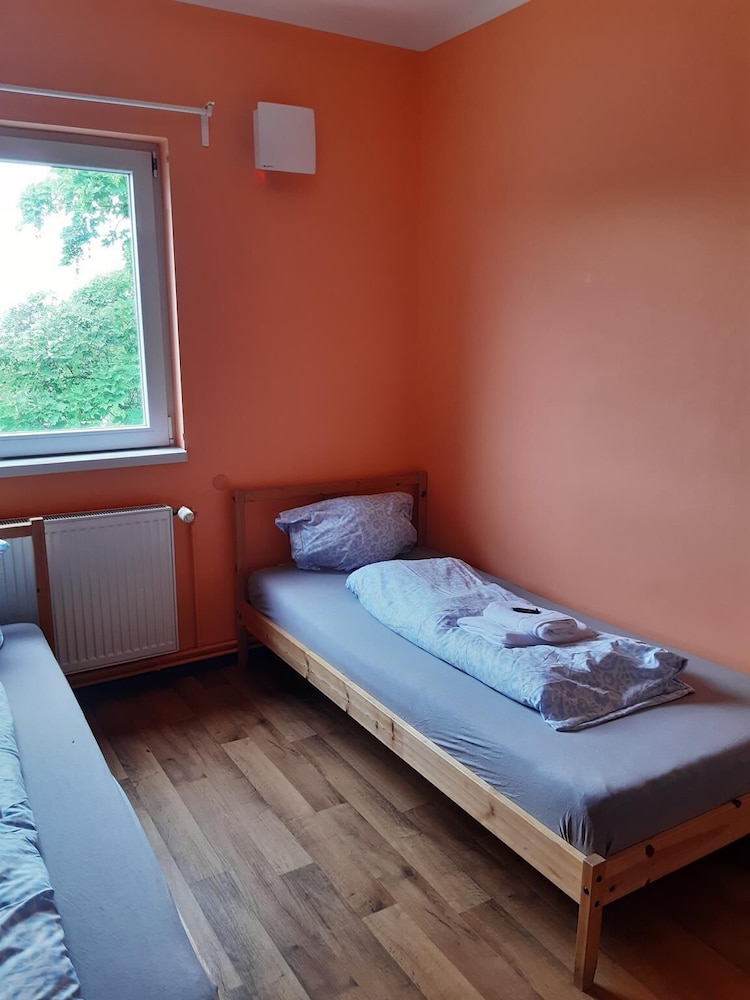 2-Rent Group Hostel Rooms&Apartments TUB19A
