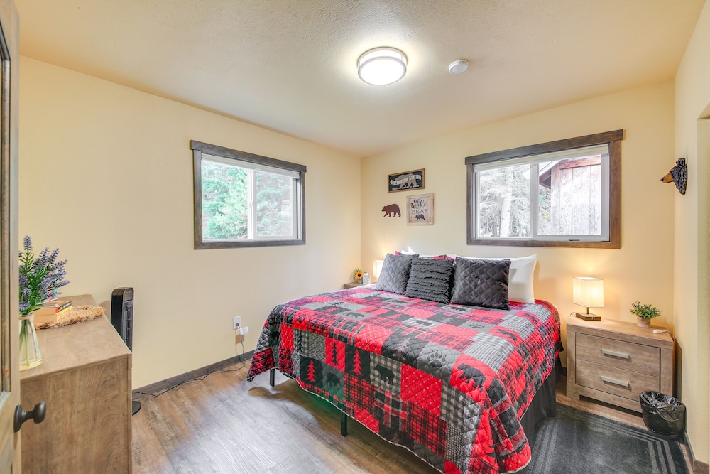 Sandpoint Vacations - Scenic Priest Lake Vacation Rental: Deck  Views! - Property Image 5