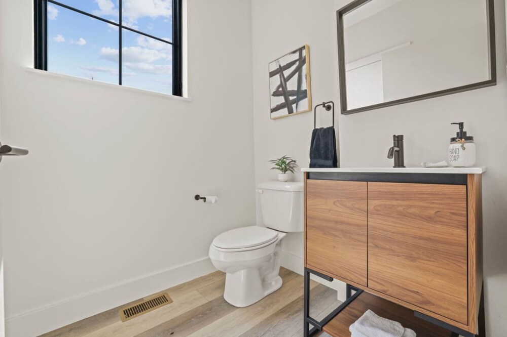 Stylish Getaway -columbus-3 Bedroom Masterpiece