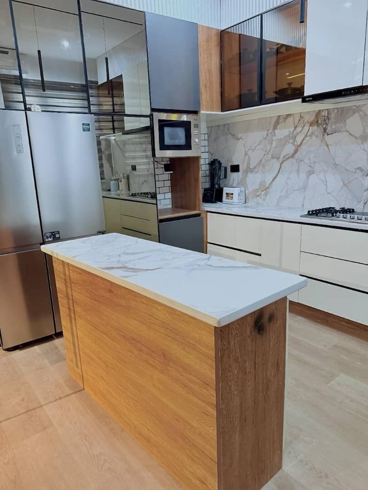 Tour addicted luxury villa