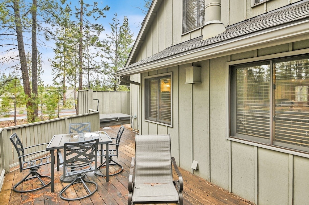 Otter 8 3 Bedroom Home
