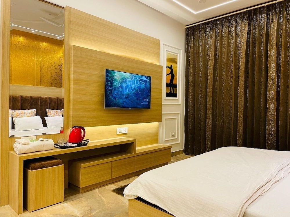 HolidayVilla & Suites Amritsar
