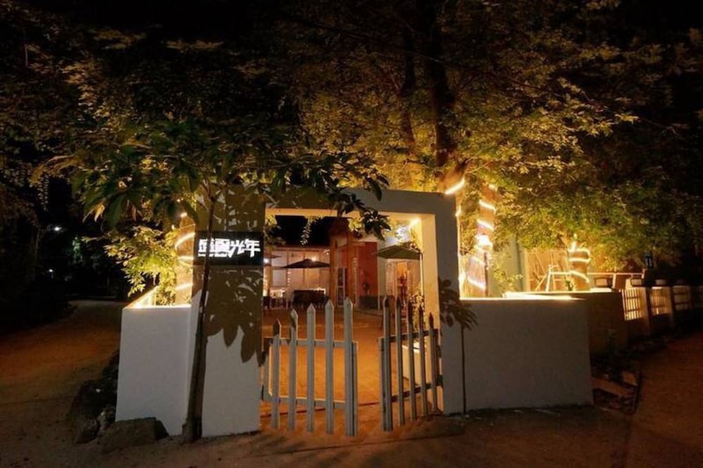 Weizhou Island Shengxiaguangnian Inn