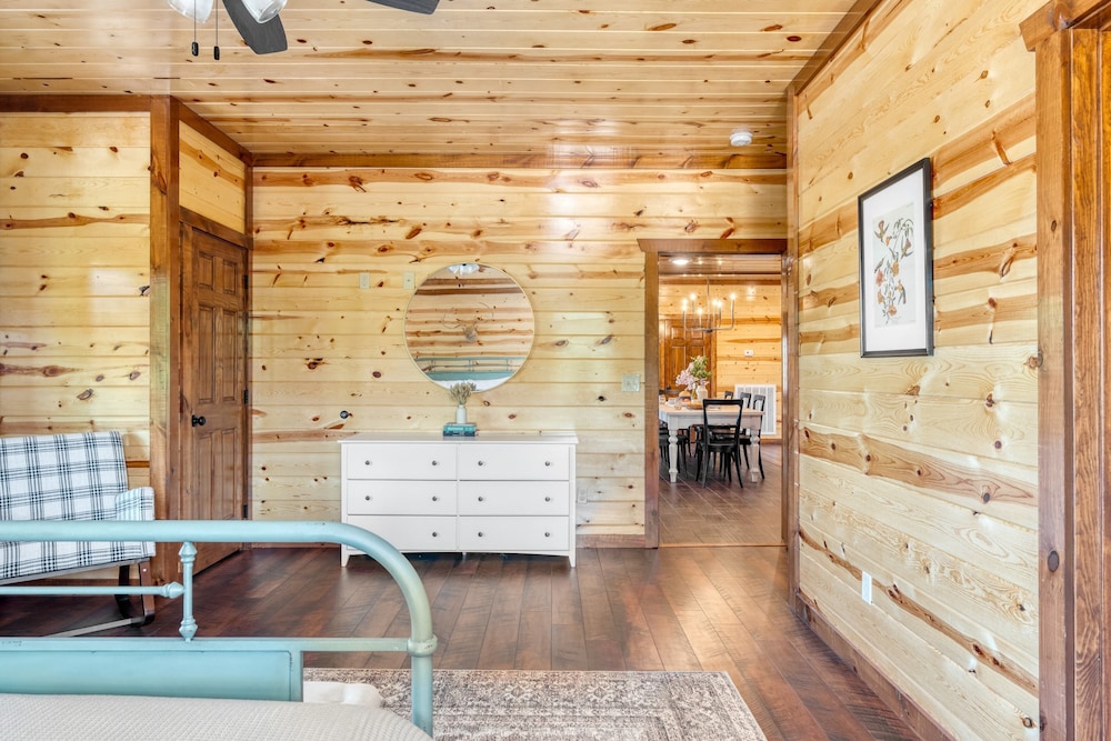 Wilder by Avantstay15min From Pigeon Forge, 22ppl view 5