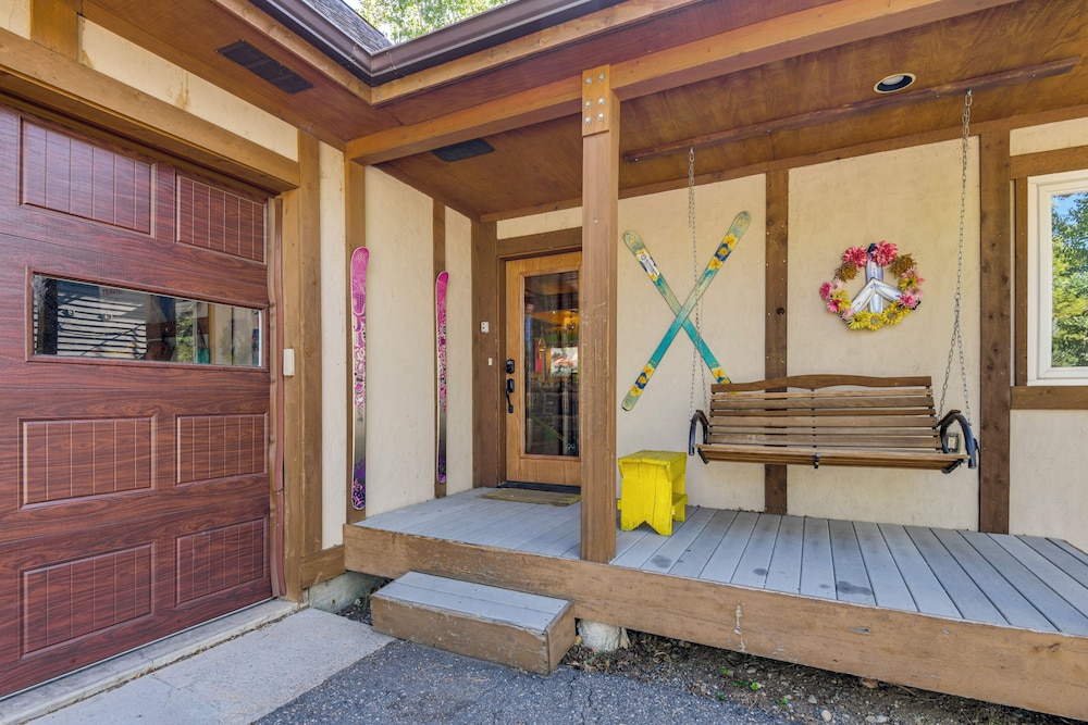 Bike, Hike & Ski: Artsy Steamboat Springs Retreat!