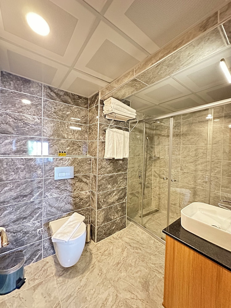 Mogons Exclusive Hotel - Image 176