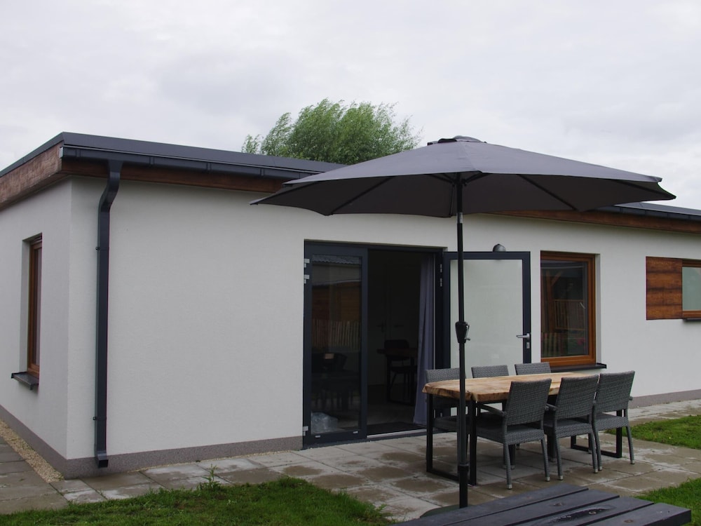 Beautiful Bungalow Near Alkmaar