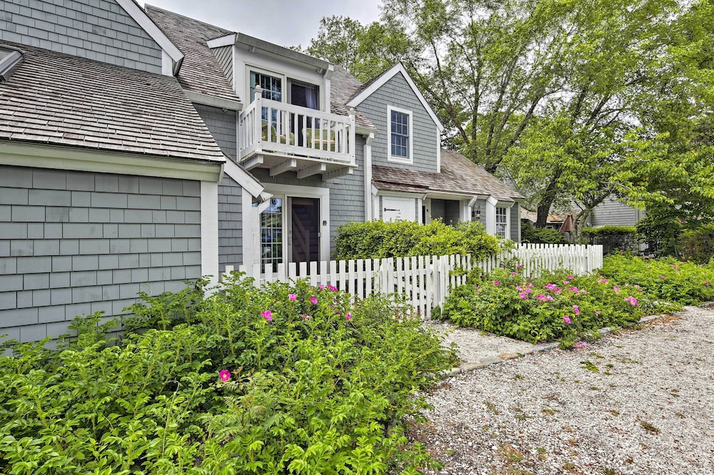 Maushop Village Getaway w/ Private Beach Access!
