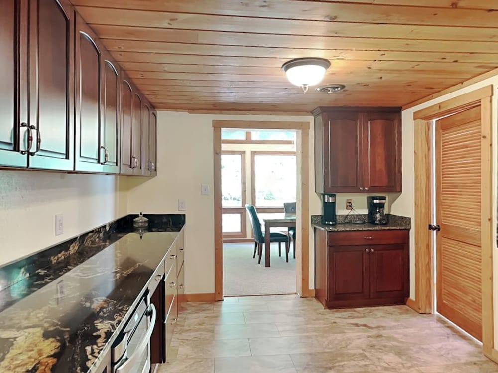 Gatlinburg's Hidden Gem by Jackson Mountain Rentals