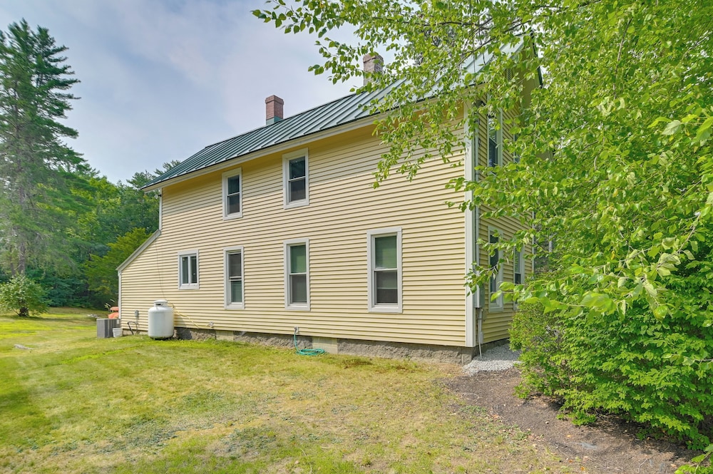 7 Mi to Cranmore Ski Resort! Family Escape w/ Yard