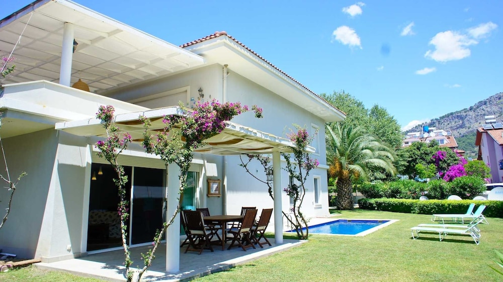 Safir Villa view 5