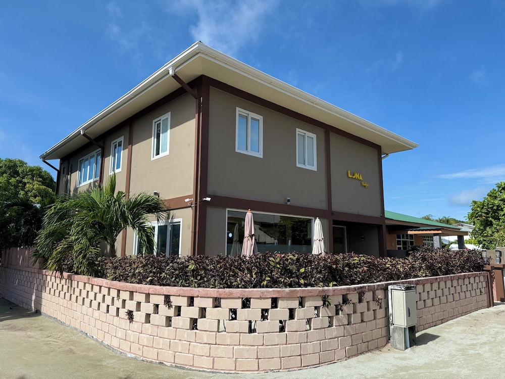 Luna lodge