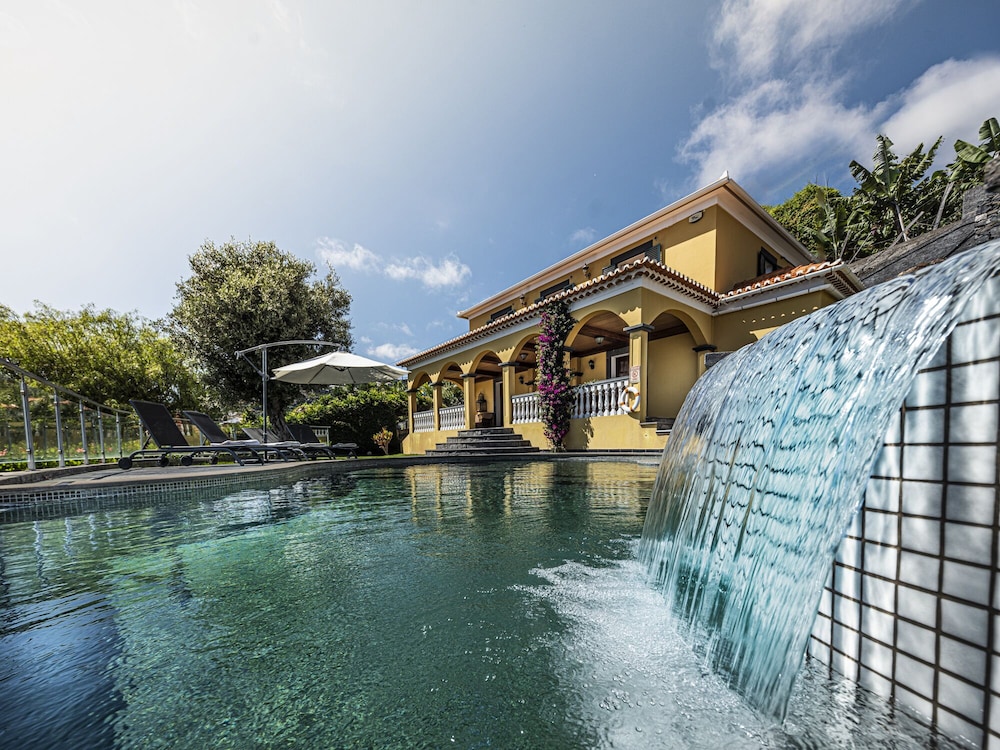 Quinta Girassol by Our Madeira