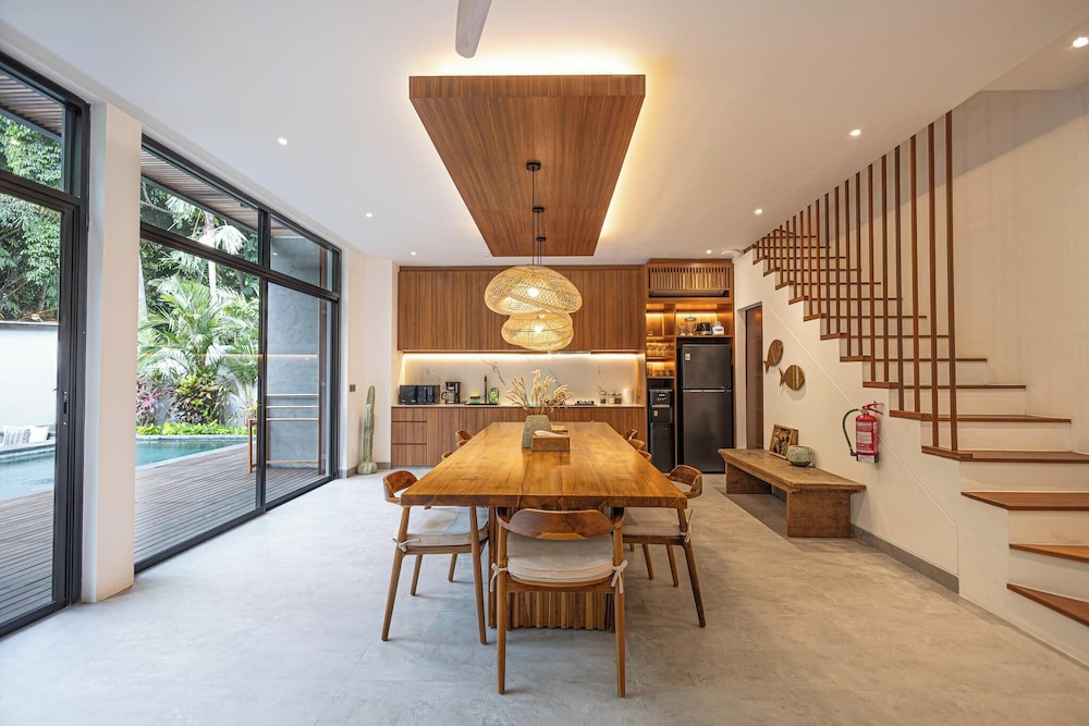 Elegant 5BR Canggu Villa 400m to Pristine Beach