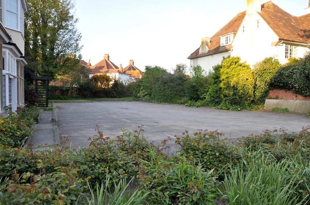 Folkestone Vacations - Chandos Premier Hotel Folkestone - Channel Tunnel - Property Image 6