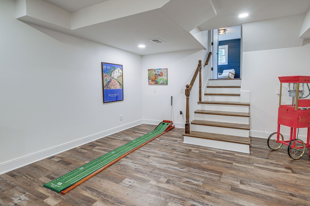 Upscale Family Retreat Near DC & Georgetown!