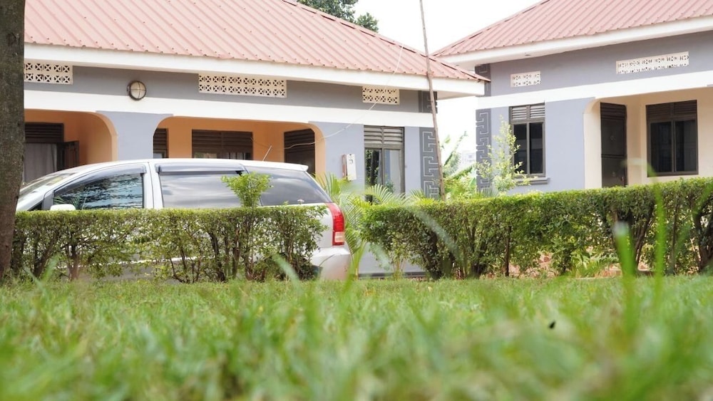 Kamfart Safari Lodge