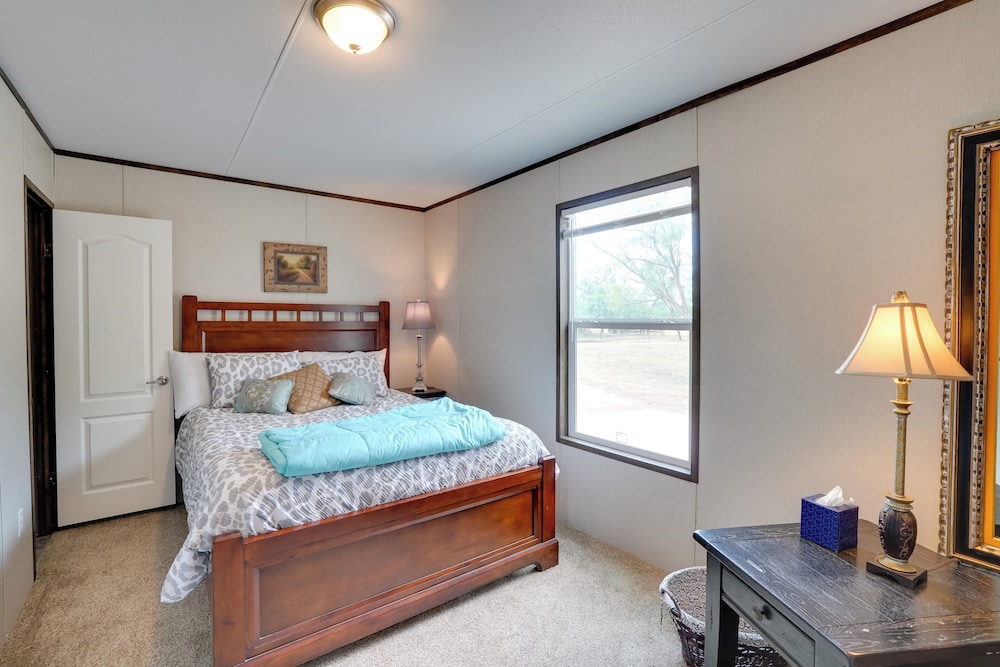 Peaceful Countryside Home w/ Yard in Hawley
