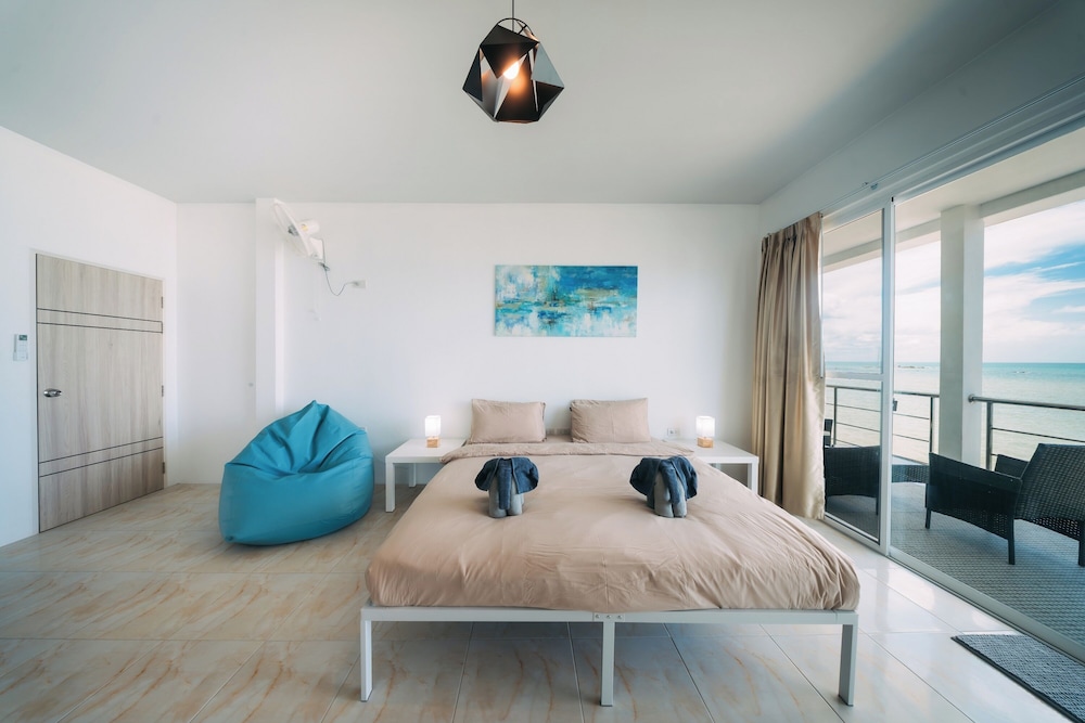 Phaladise Beach Villa at Phala Beach, Ban Chang
