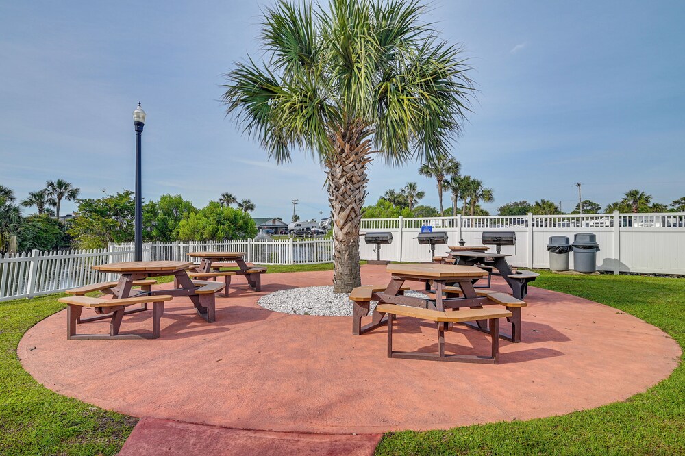 Steps to Shore: Resort Getaway in Myrtle Beach!