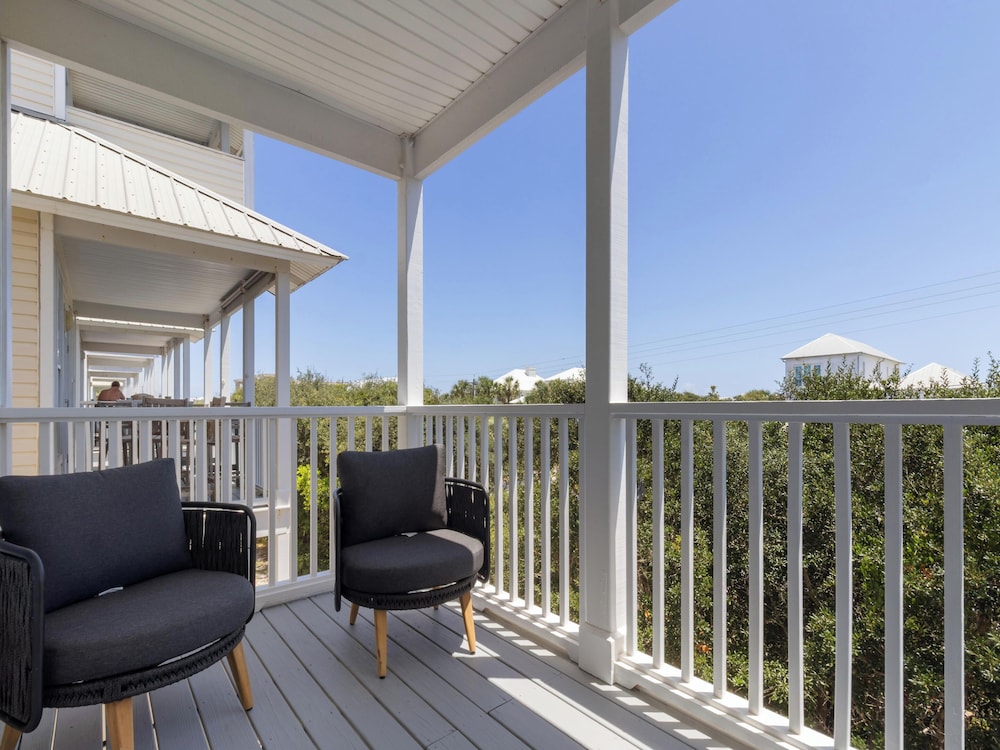 Sunset On Seabreeze by Southern Vacation Rentals
