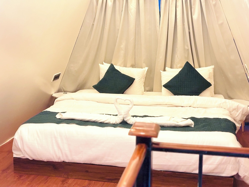 Green Hills Farm & Resorts