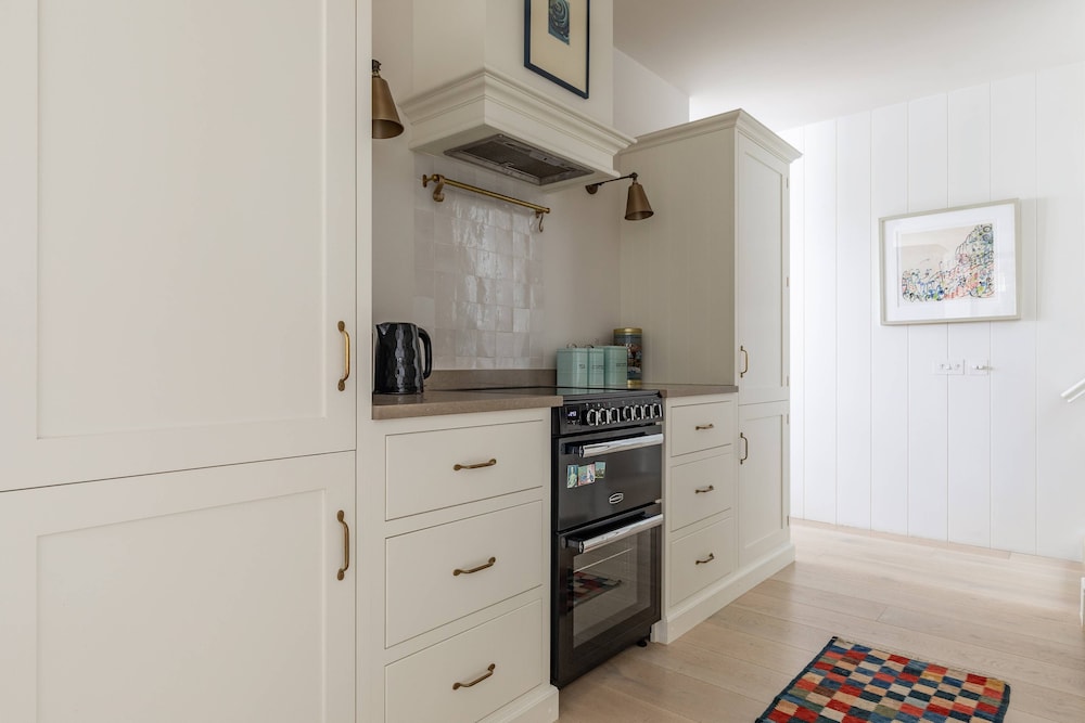 Cranley Mews VI by Onefinestay