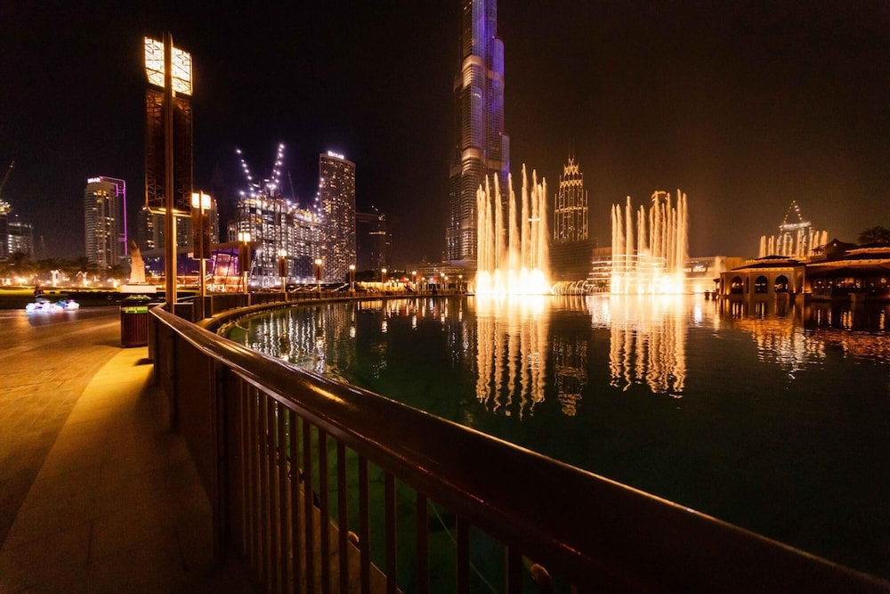 Luxury Living Next to Dubai Mall Burj Khalifa