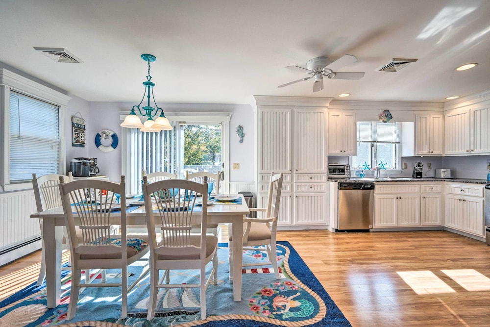 Charming East Falmouth Home: Walk to Private Beach