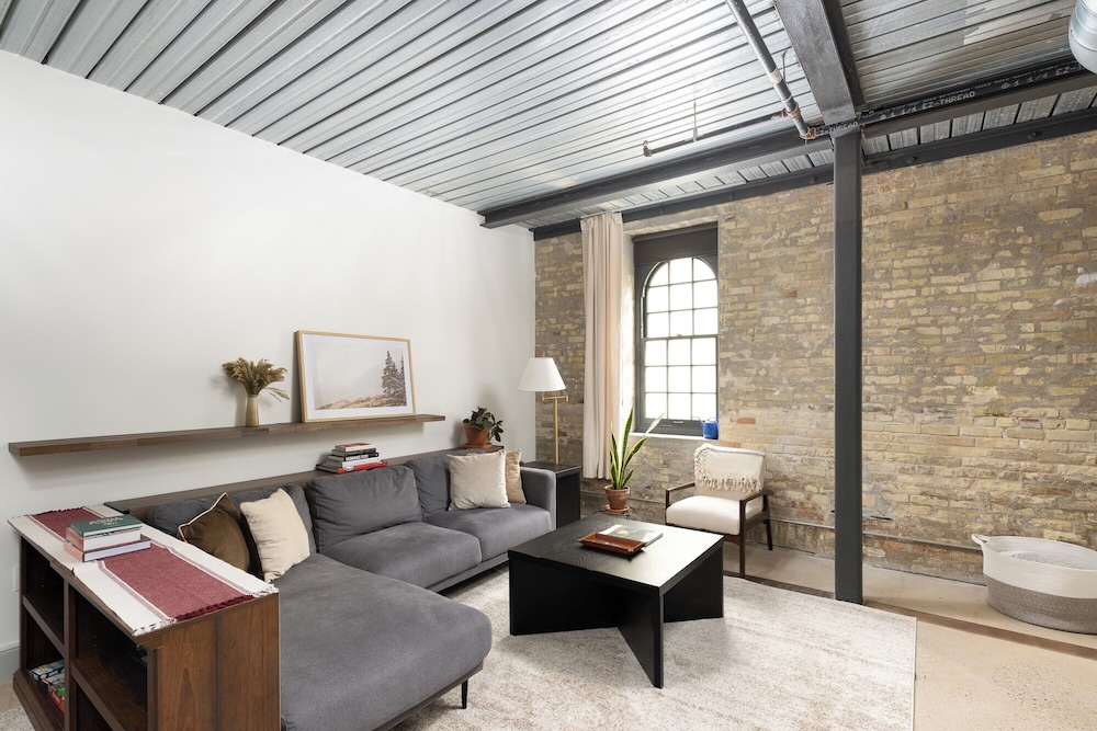 Brewery District Apartment Near Fiserv with Rooftop, Gym, and Parking