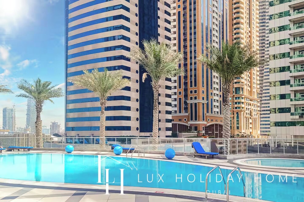 LUX The Dubai Marina View Suite 2
