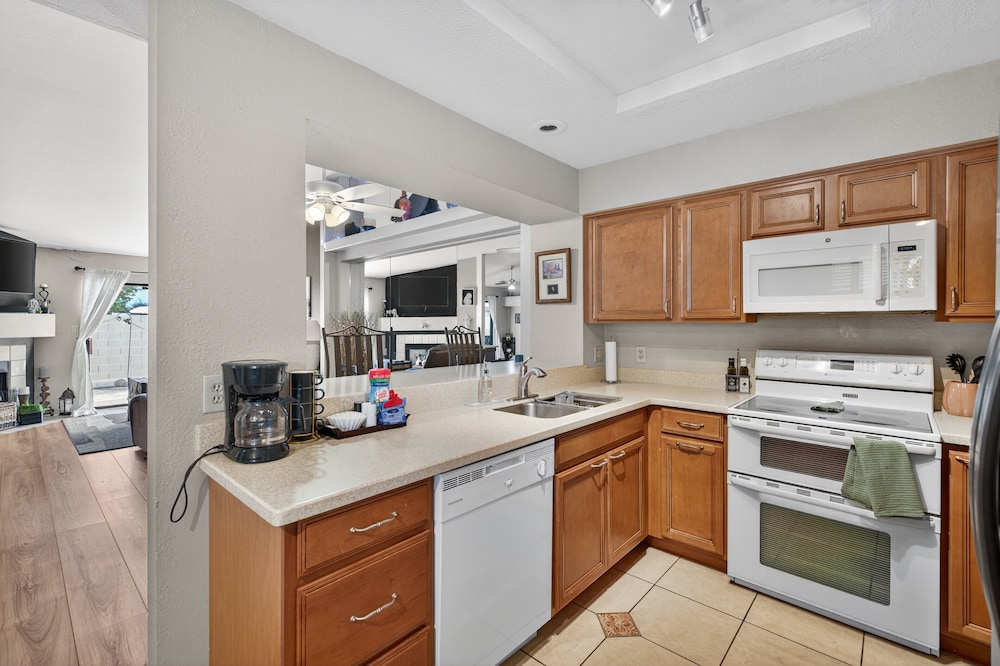 Tempe Oasis With Fire Pit & Bbq Lounge 2 Bedroom Home