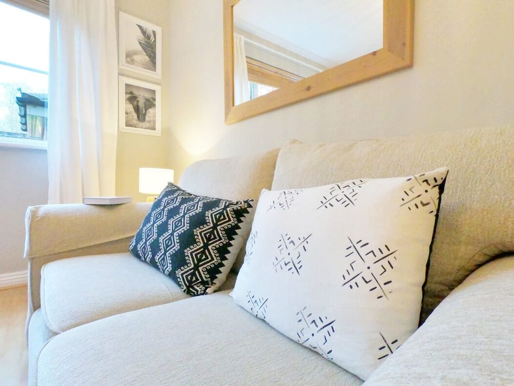 Central Spacious & Stylish Apartment view 2