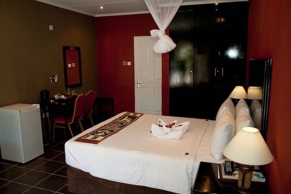 Kamanga Safari Hotel