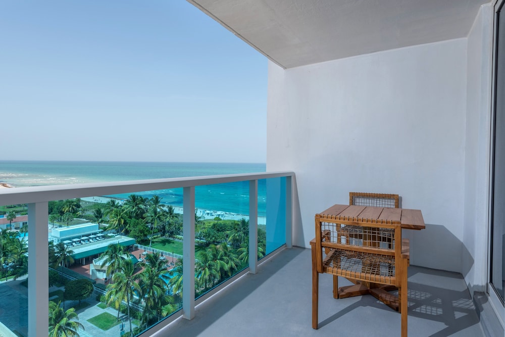 Luxury Vacation Rentals at 1 Hotel & Homes by LRMB
