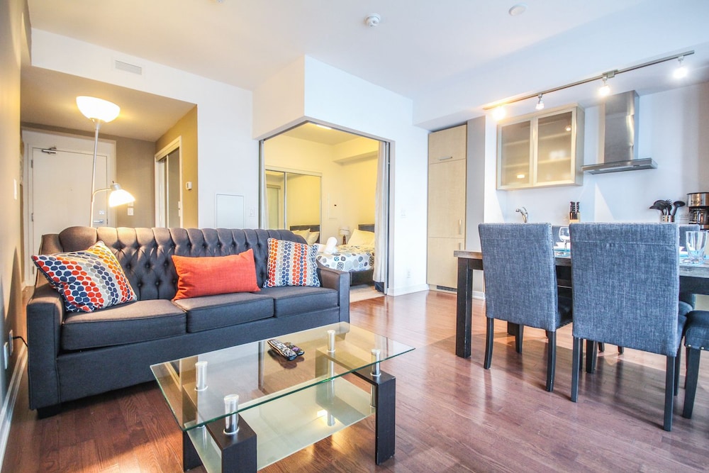 Sarkar Suites - Entertainment District