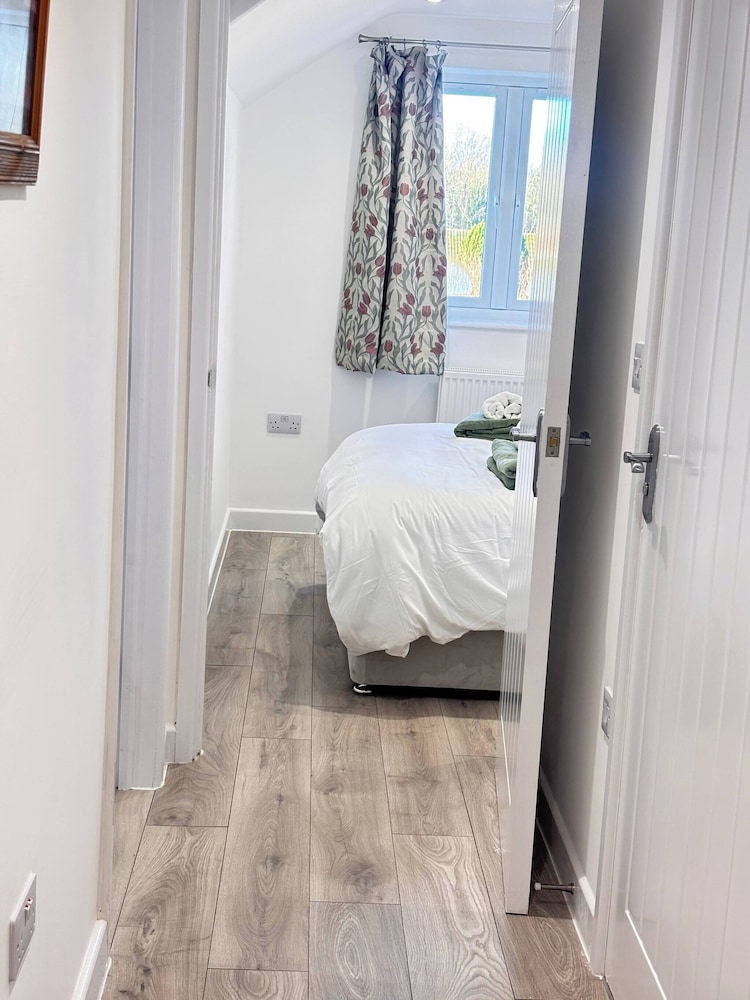 Bright Cozy 2 Bedroom Apartment in Oxford