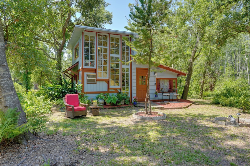 Glamping-style Cabin on 20-acre Farm Near Lutz!