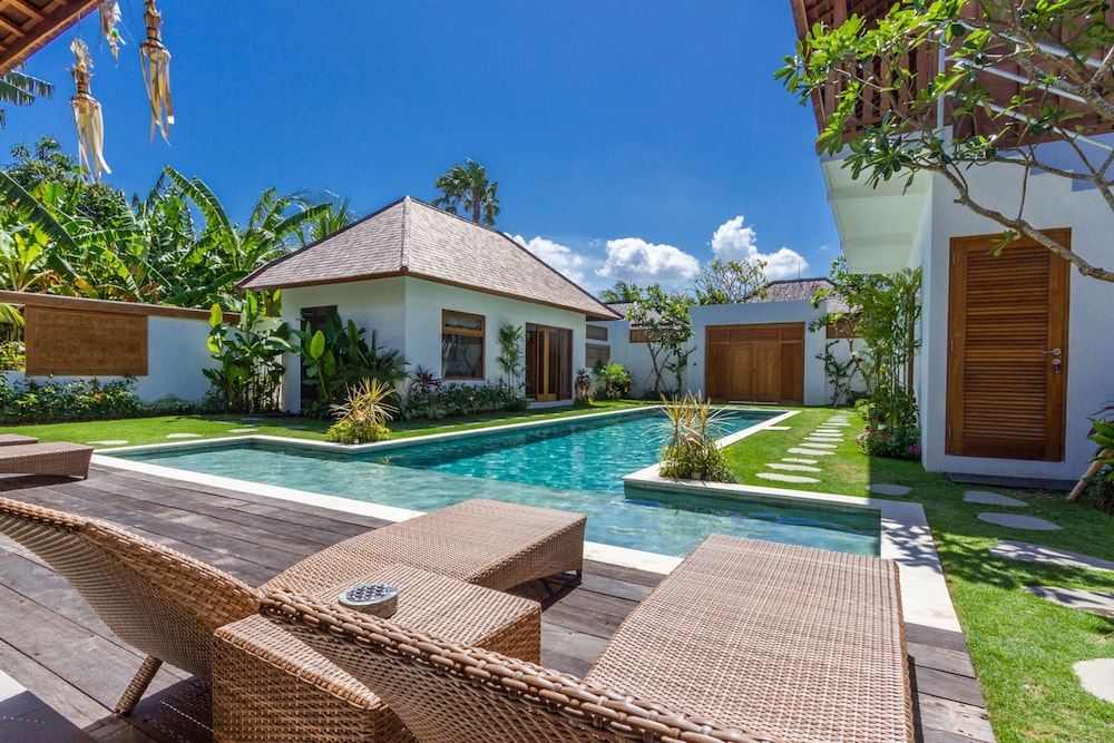 Villa Namu by Alfred in Bali - Family 5 BD Dream in Seminyak Oberoi Beach