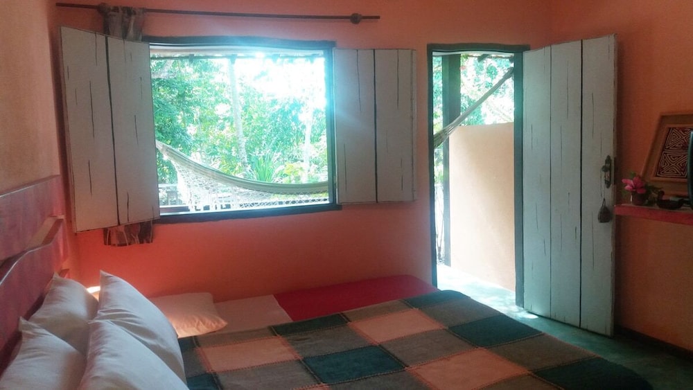 Casa de Temporada Felicidade, 38 Hóspedes, 2 Piscinas, 9 Suítes e 2 Churrasqueiras em Itacaré Bahia