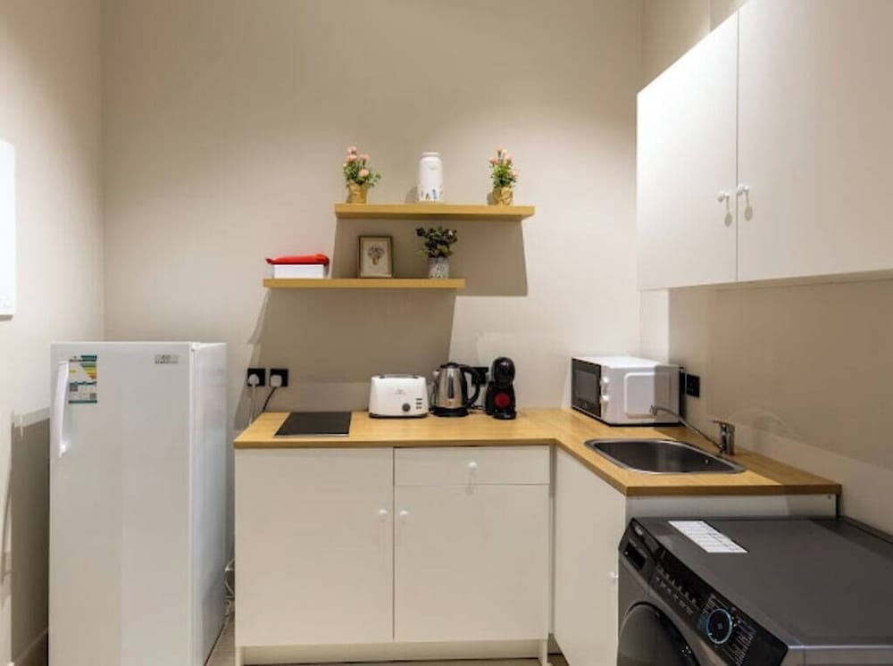 Luxury & Sophisticated Two BR Apt in Almadinah