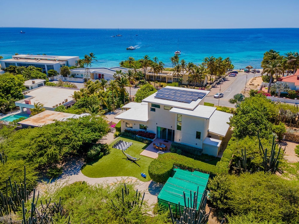 NEW Luxury 4BR Beachfront Villa w Infinity Pool